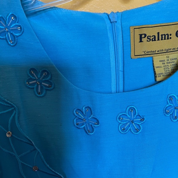 Beautiful dress - Picture 5 of 5